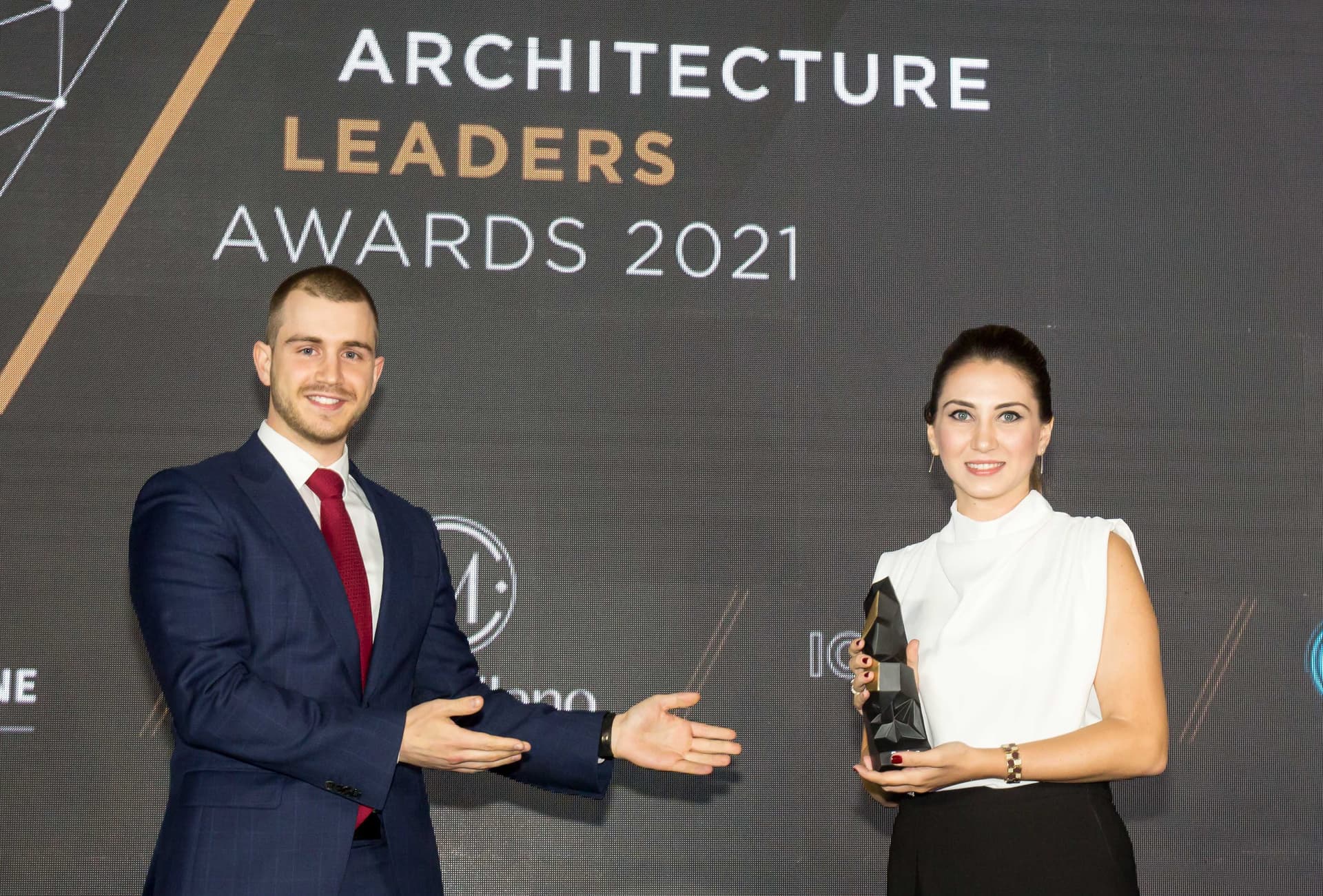 İTÜ Mezunu Mimar Dilara Ajun'a Dubai'de Yılın Genç Yeteneği Ödülü