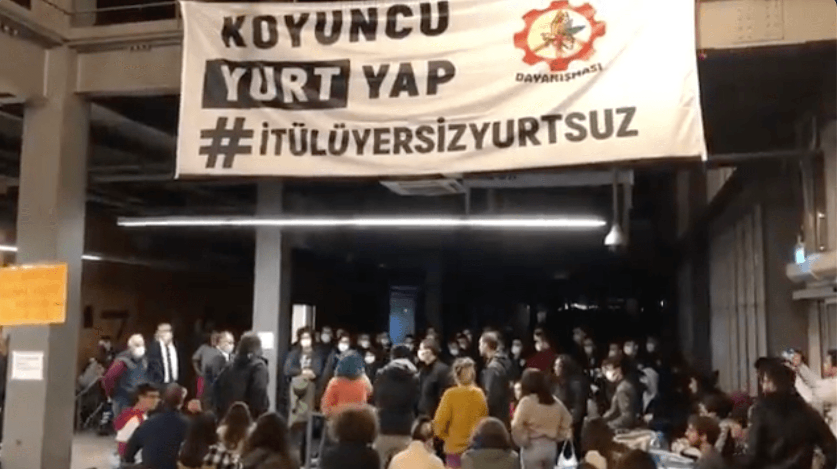 MED'de olaylı gece: Öğrenciler ve güvenlikler karşı karşıya