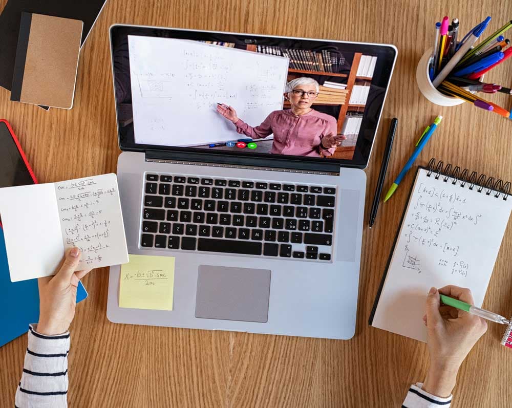 Üniversiteler hibrit eğitime geçiyor: İTÜ’den hala ses yok