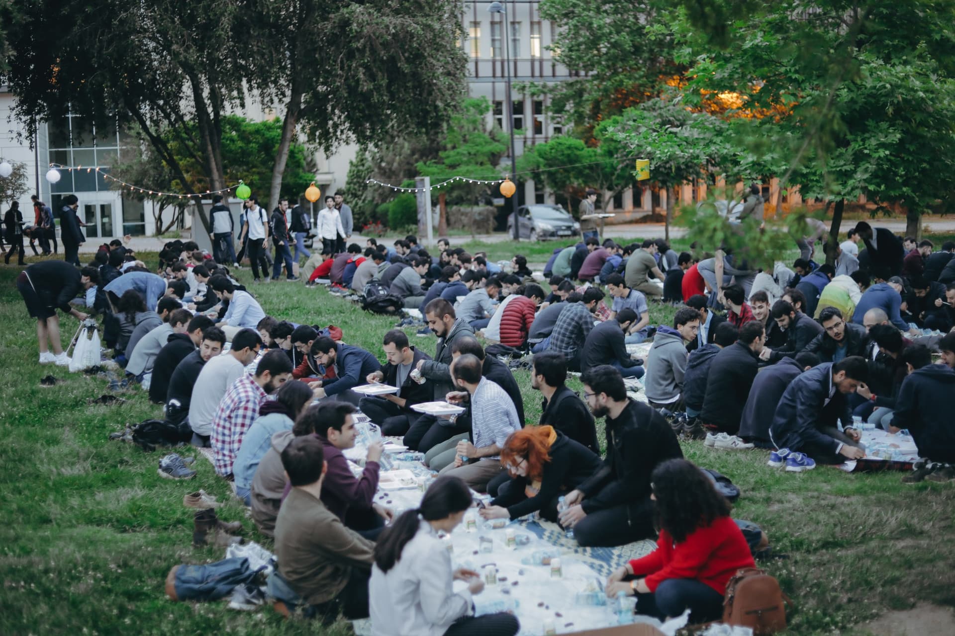 İTÜ oruç tutmayan öğrenciyi yine yok sayıyor