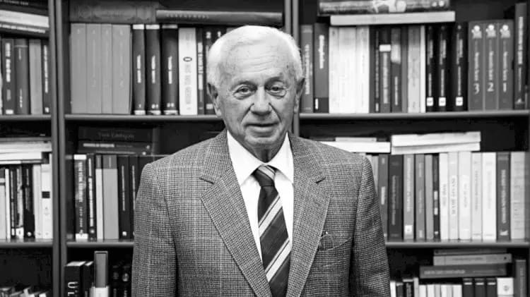 İTÜ Türk Musikisi Devlet Konservatuarı kurucularından Prof. Dr. Nevzat Atlığ hayatını kaybetti