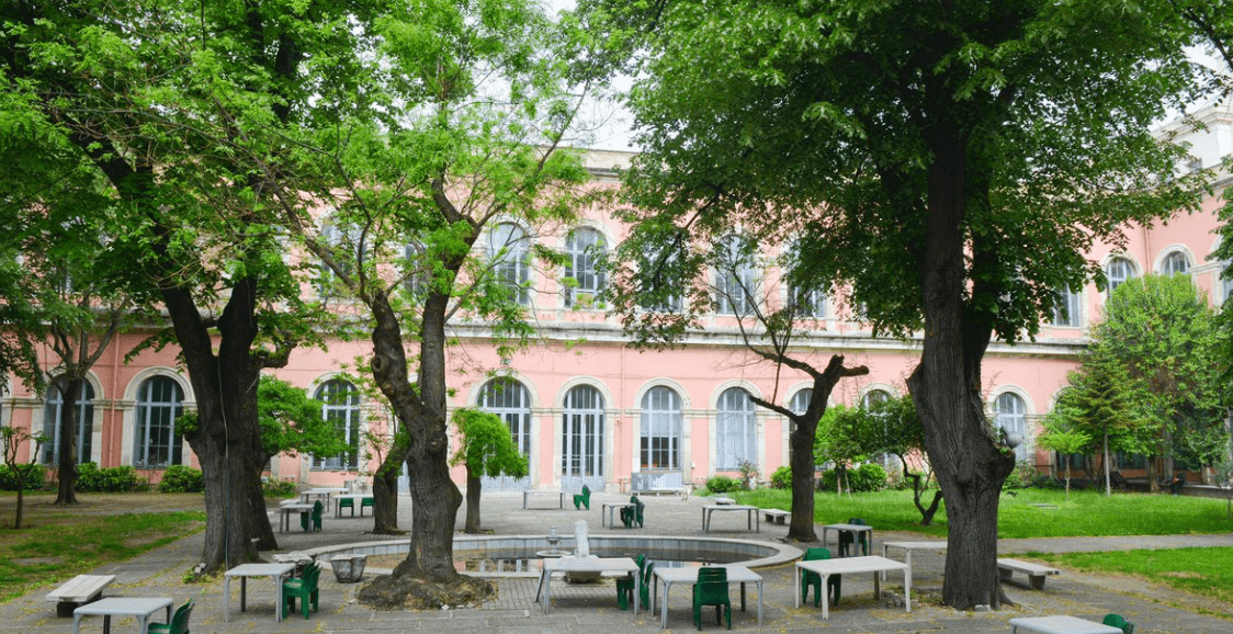 Taşkışla kulüp konteynerlerine hırsız girdi