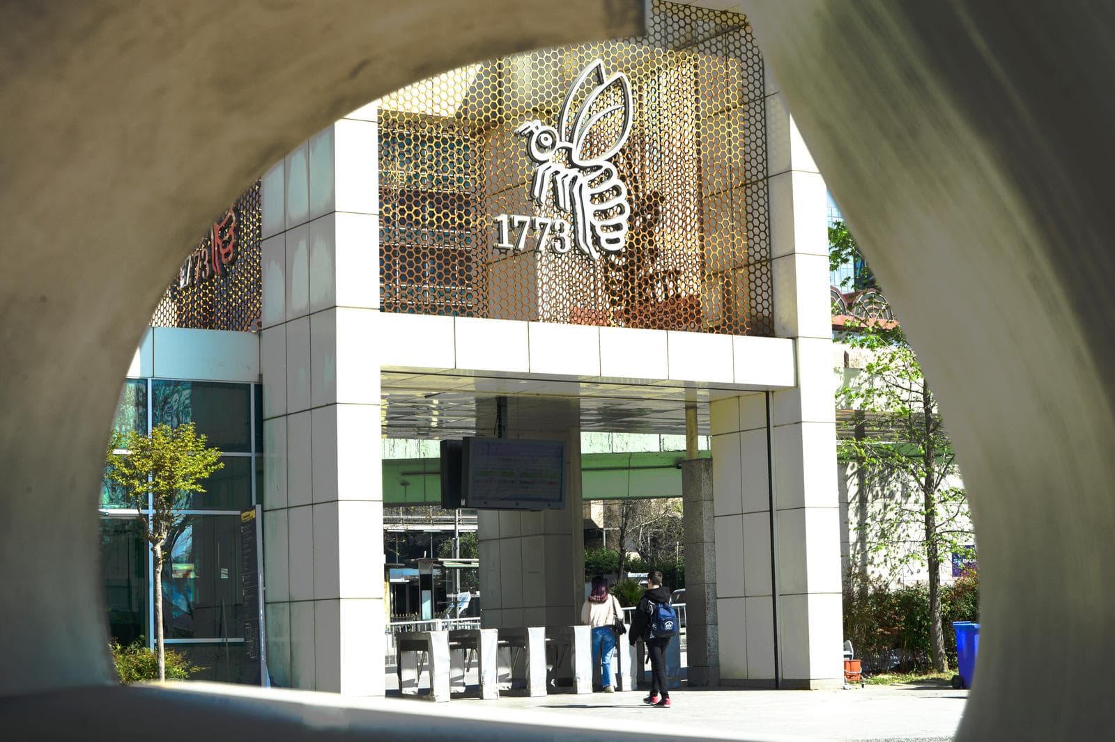 Giriş çıkışlarda denetim eksikliği ve güvenlik görevlilerininin iddiaları