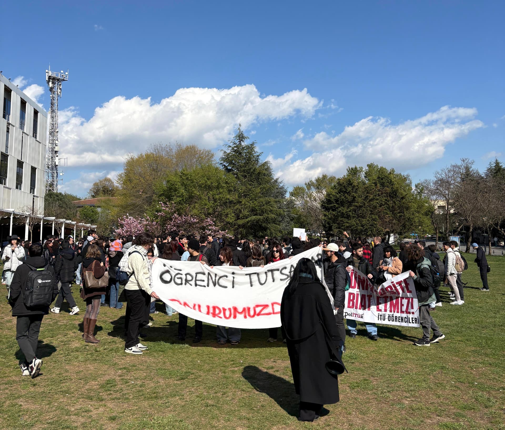 İTÜ’de öğrencilerden yürüyüş ve basın açıklamaları