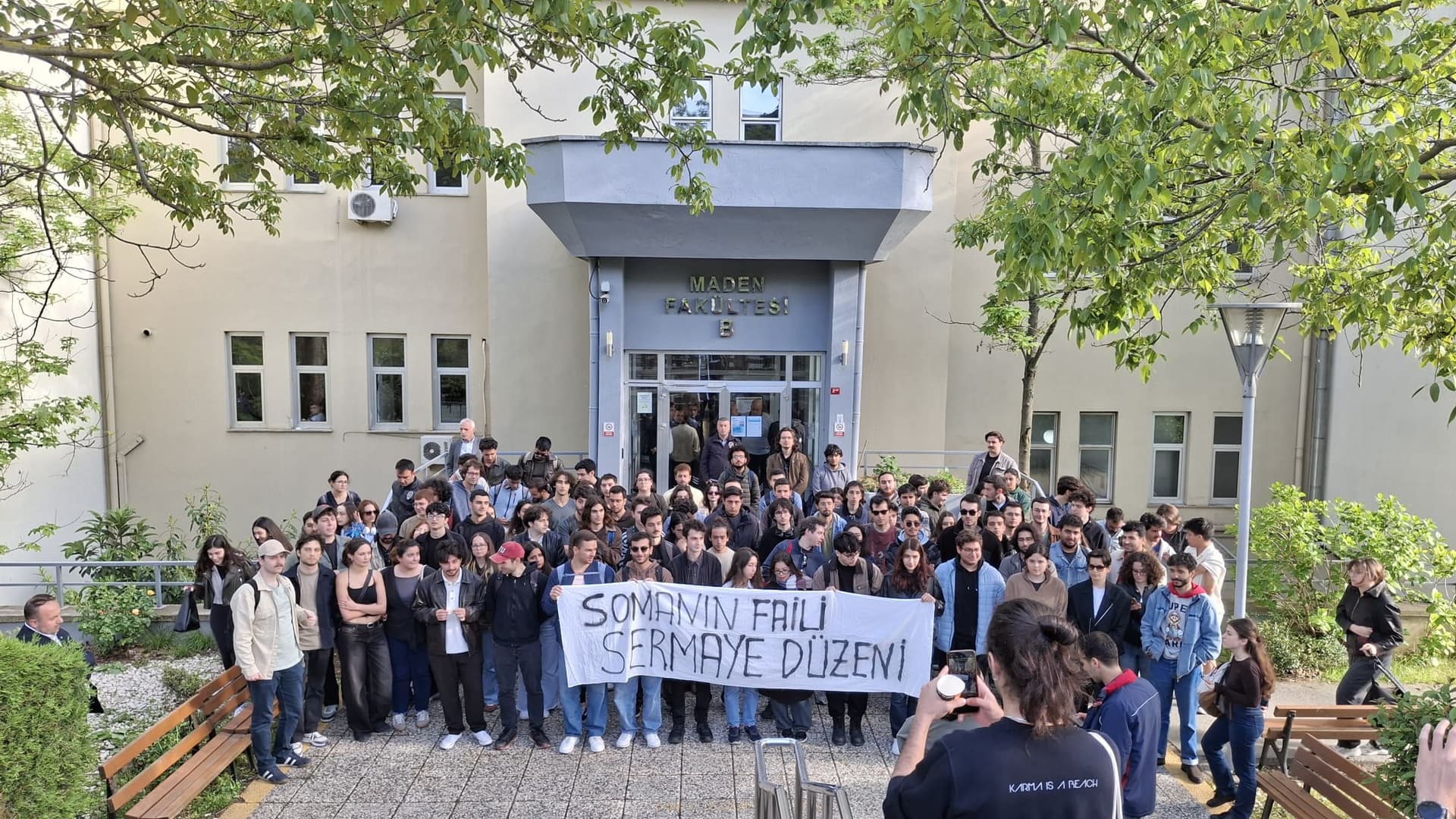 Öğrencilerden 11. yılda tepki: “Madenler Ölüm Kampı Olmasın Diye Soma’yı Unutmadık”