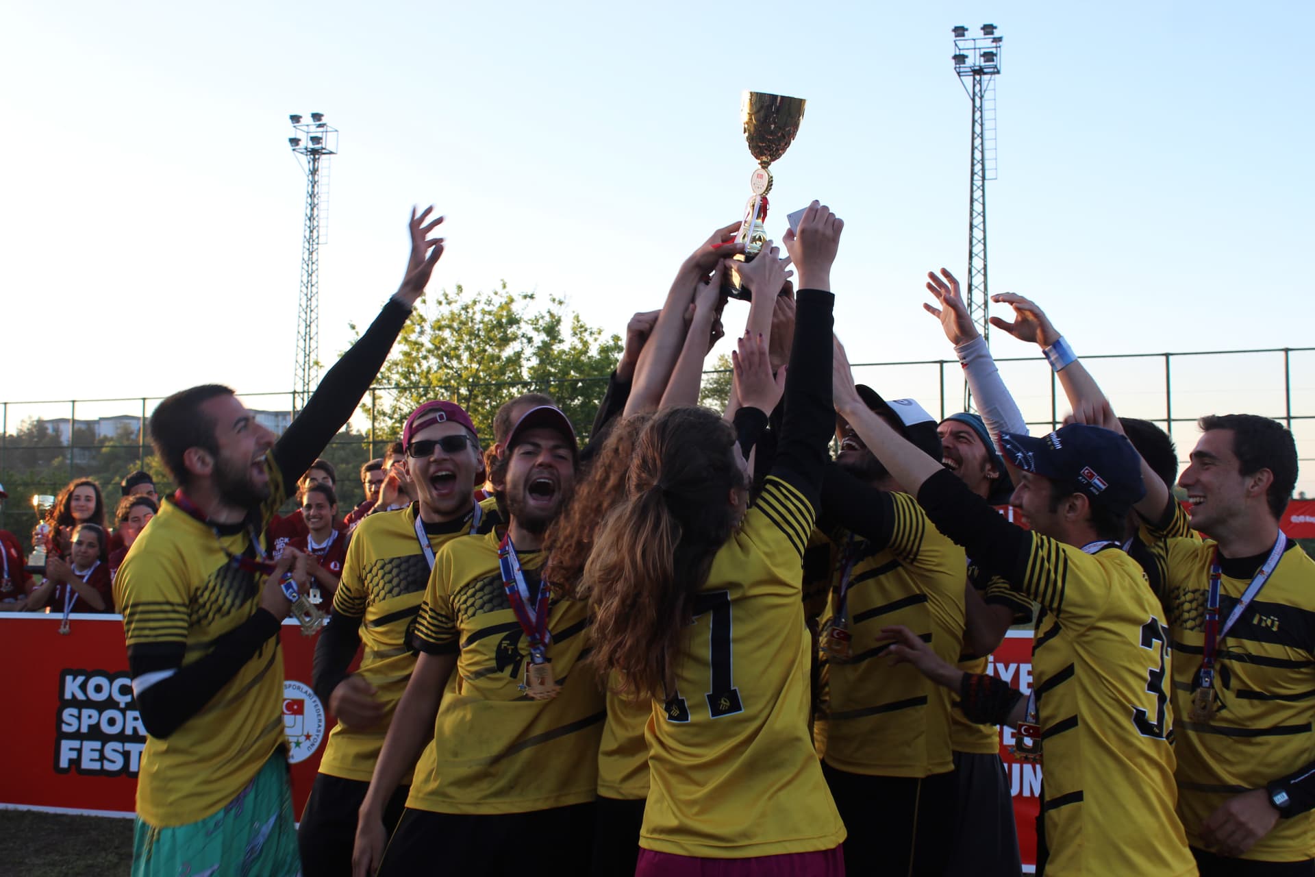 Frizbi Teknik yine birinci