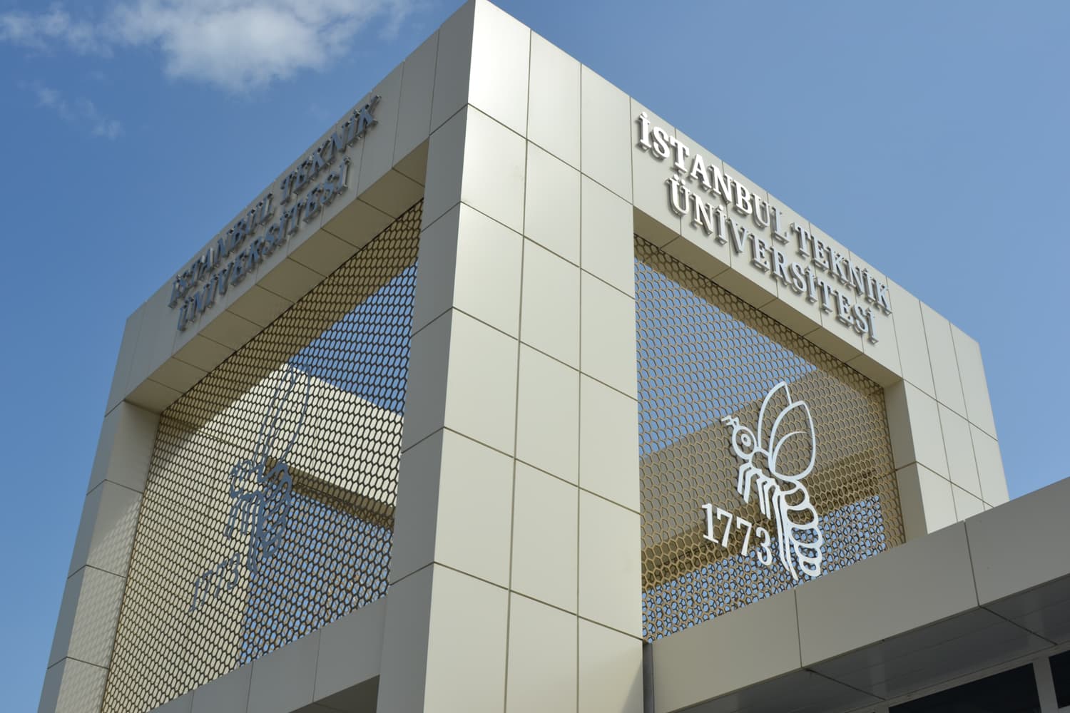 Gece yarısı KHK'sı ile görevden alınanlar arasında 12 İTÜ'lü isim