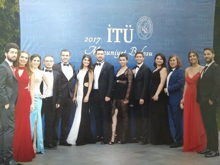 2017 mezunlarını son yılların en efsane balosu ile uğurladık