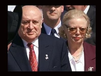 Süleyman Demirel 65 yıllık eşi Nazmiye Demirel'i kaybetti