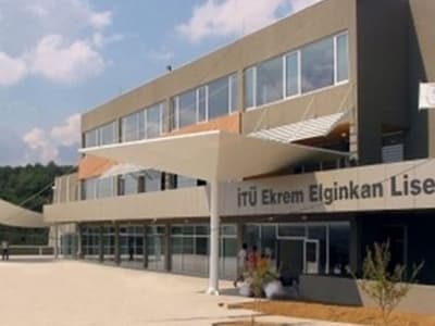 İTÜ Özel Elginkan Lisesinde Etek Referandumu Yapıldı