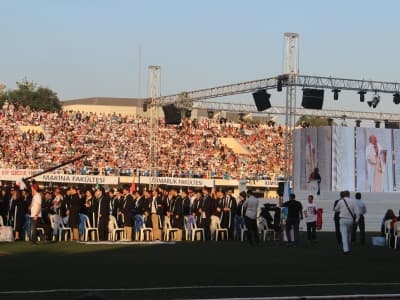 İTÜ Mezuniyet Töreni Yapıldı: Taşlı Saldırı ve Pankartlar Konuştu